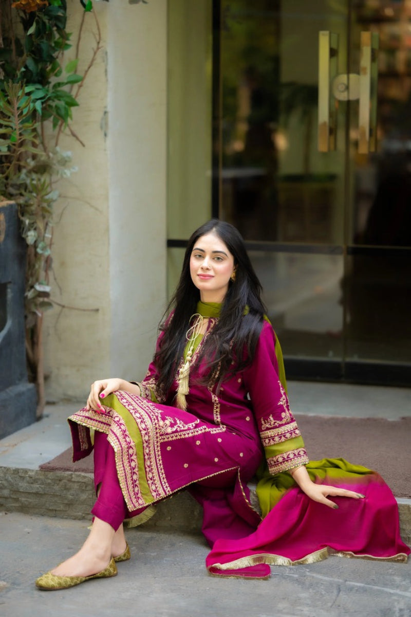 SAPPHIRE 3Pc Lawn Heavy Embroidered Suit with Chiffon dupatta