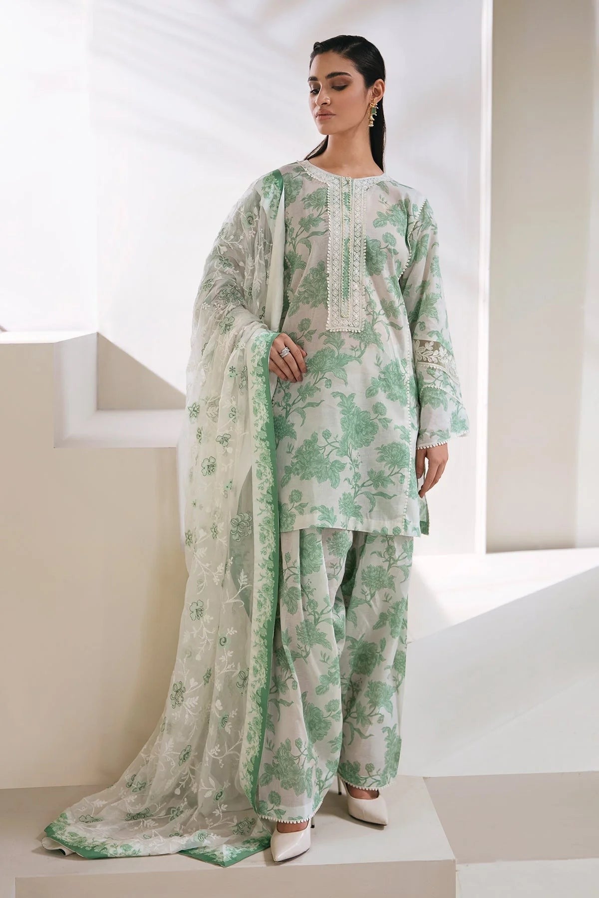 Baroque  -3Pc Embroidered linen  Suit winter Collection