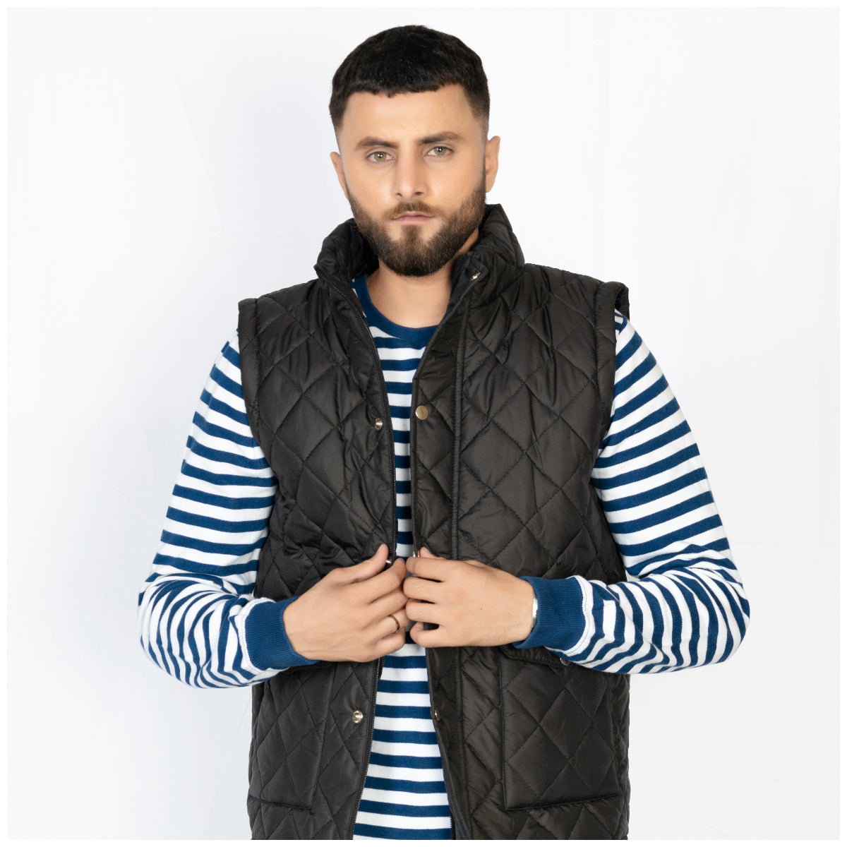 Sleeveless Diamond Quilted Jacket Black