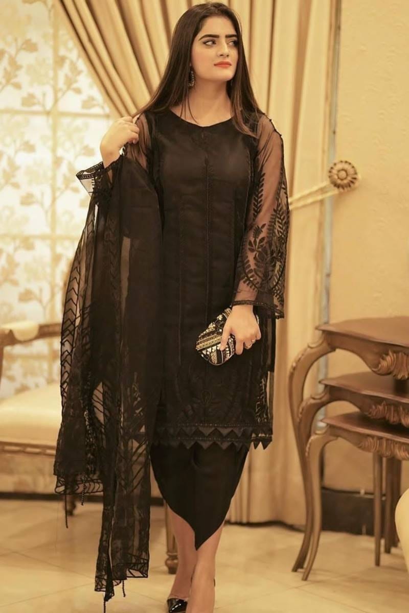 3Pc Lawn Inner with Black Organza Summer collection Heavy Embroidered Suit